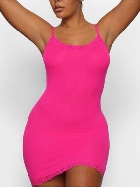 SKIMS Large Neon Rose Fits Everybody Slip